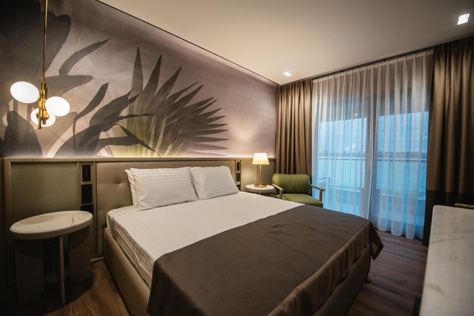 Belinda Hotel Mamaia Adults Only מראה חיצוני תמונה