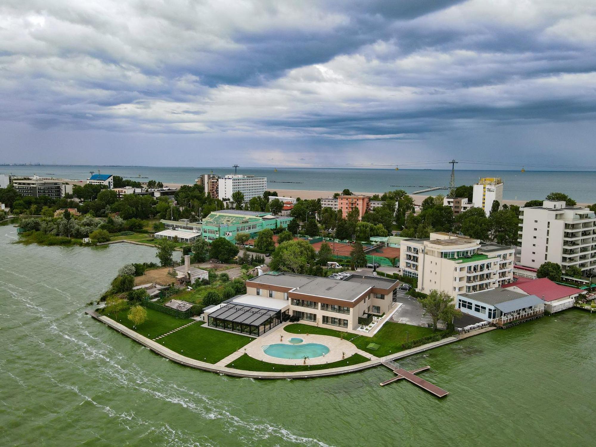 Belinda Hotel Mamaia Adults Only מראה חיצוני תמונה